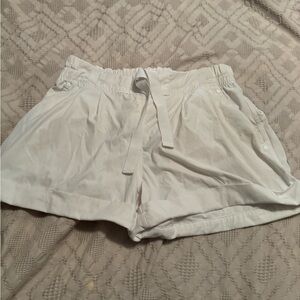 Lululemon size 6 white shorts